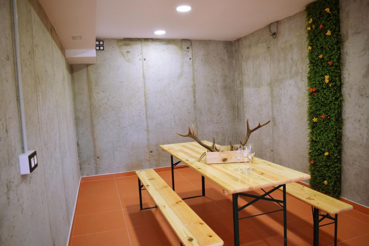Albergue Hosting Duero Pesquera de Duero Bagian luar foto